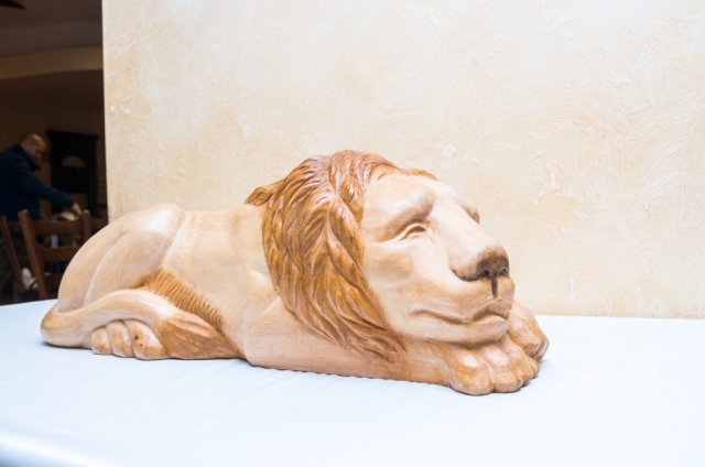 zygmunt niewiadomski rzeźba lwa